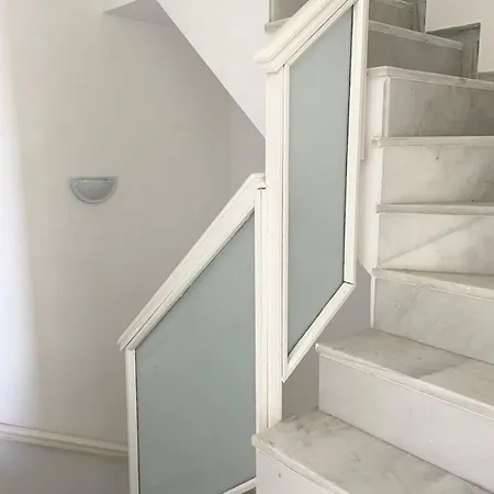 Apartment Modern Three-level Near The Sea