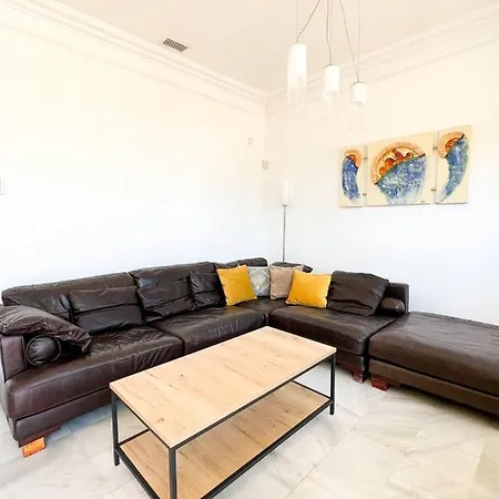 Modern Three-level Near The Sea Benalmadena